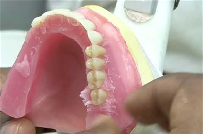 UPGRADE TO DENTAL TECHNOLOGY DIPLOMA WITH A DENTAL THERAPY ASSISTANT SURGERY CERTIFICATE
